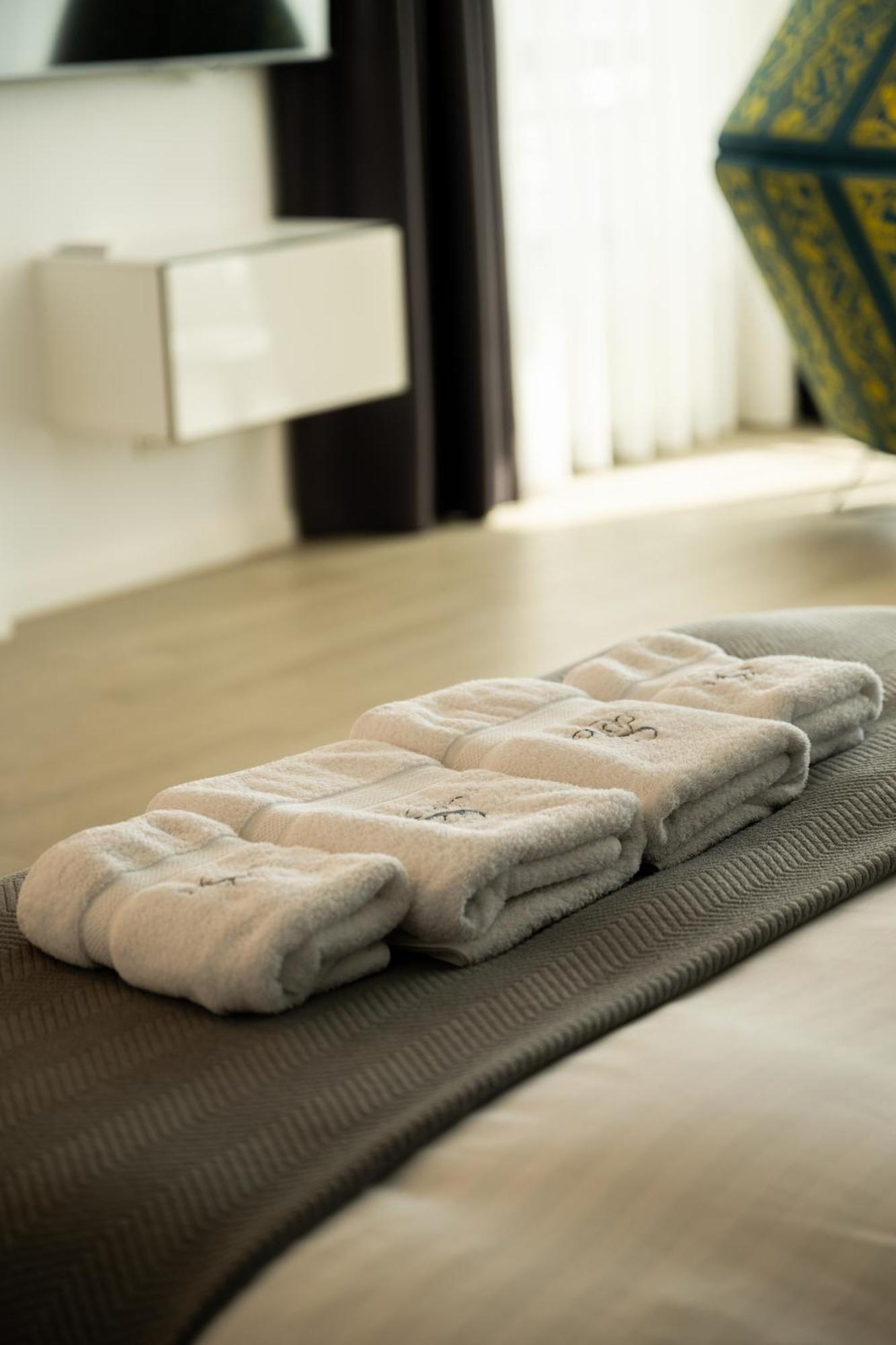 Lounge 8 Studios Oradea Phòng bức ảnh
